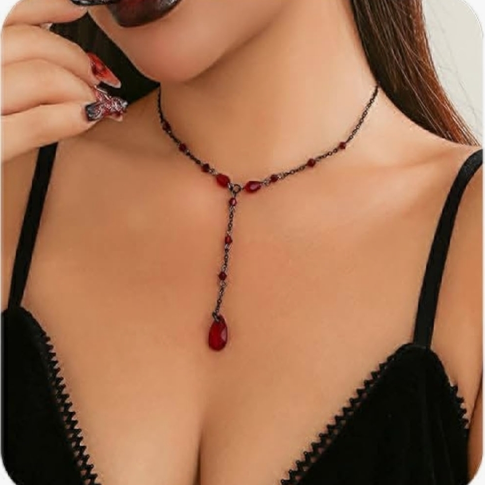 Elegant‎ Red and Black Necklace